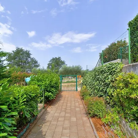 Apartment Flavia 1 Near The Beach, With Seaview In Umag - *
