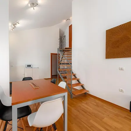 Flavia 1 Near The Beach, With Seaview In Umag - Apartment