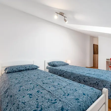 Apartment Flavia 1 Near The Beach, With Seaview In Umag - *
